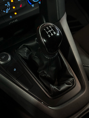 Ford Focus SYNC Edition, 2015 года, пробег 101000 км