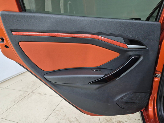 Lada (ВАЗ) Vesta Luxe Multimedia (2017-2019), 2019 года, пробег 55222 км