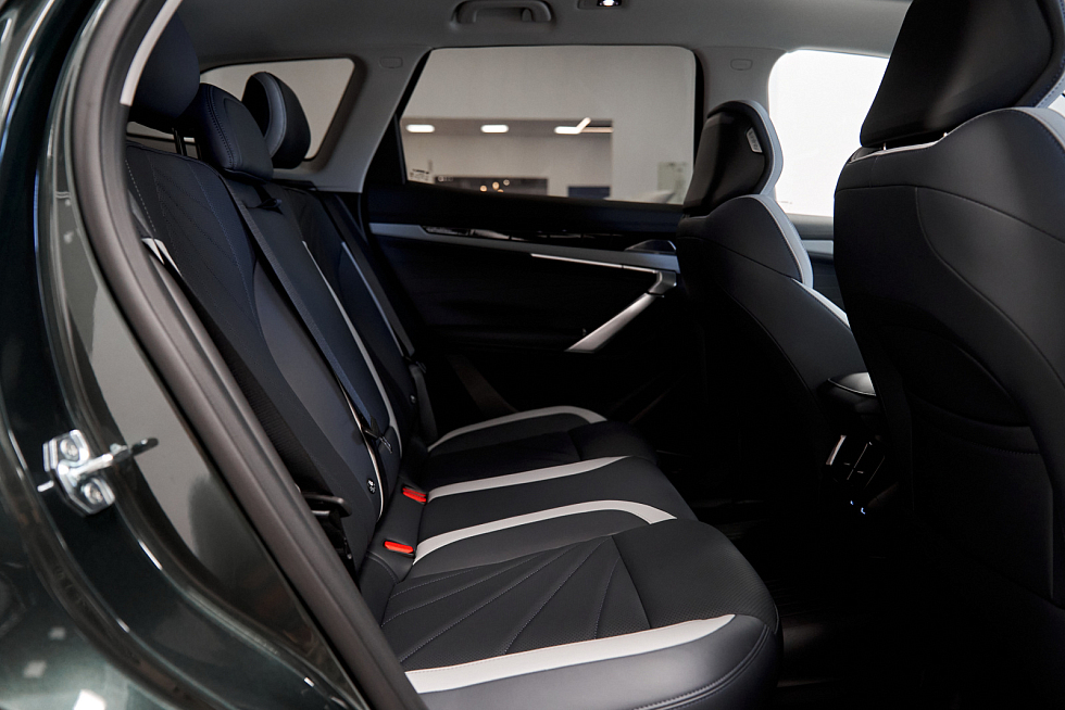 Geely Atlas Флагман, зеленый