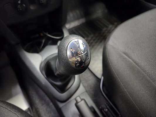 Renault Logan Life, 2019 года, пробег 106424 км