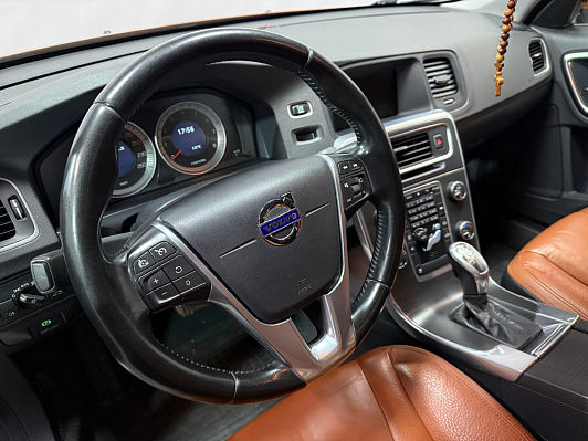 Volvo S60 Momentum, 2013 года, пробег 185117 км