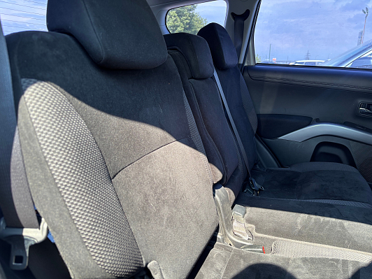 Mitsubishi Outlander Intense, 2011 года, пробег 216088 км