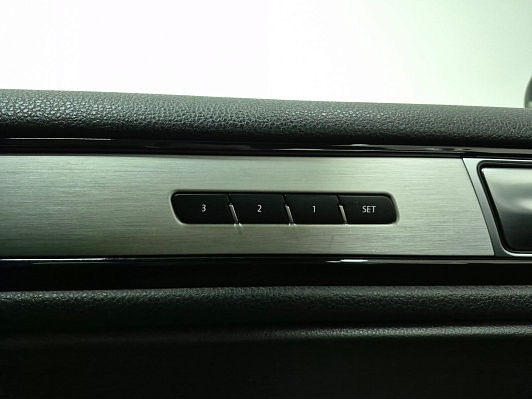 Volkswagen Touareg Wolfsburg Edition, 2017 года, пробег 229911 км