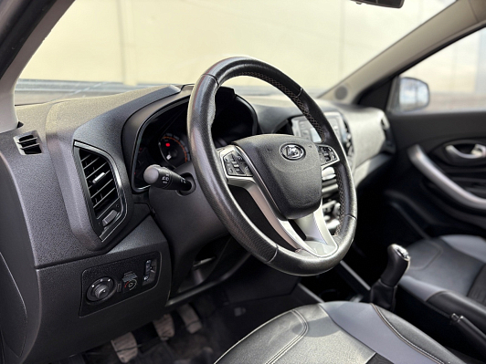 Lada (ВАЗ) XRAY Luxe, 2019 года, пробег 157334 км
