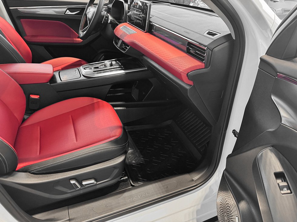 Haval Jolion Техно +, белый