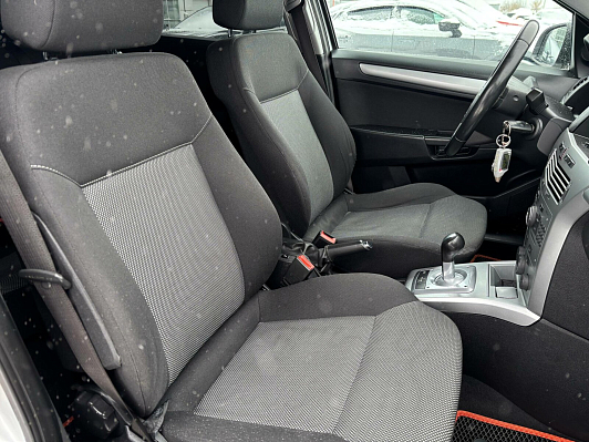 Opel Astra, 2010 года, пробег 194006 км