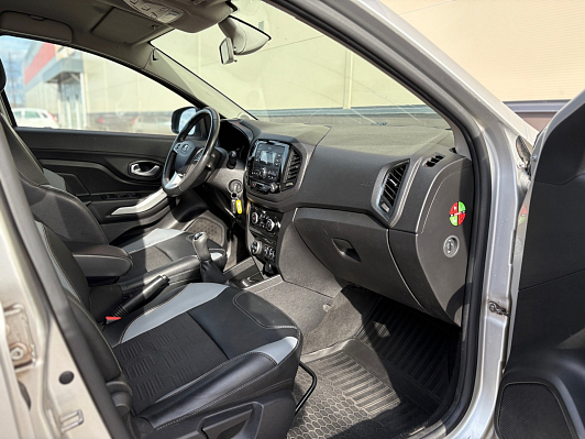Lada (ВАЗ) XRAY Luxe, 2019 года, пробег 157334 км