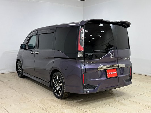 Honda Stepwgn, 2016 года, пробег 103370 км