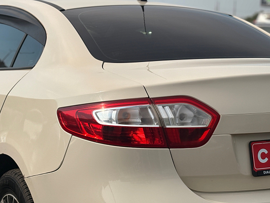 Renault Fluence Authentique 2015, 2013 года, пробег 152528 км