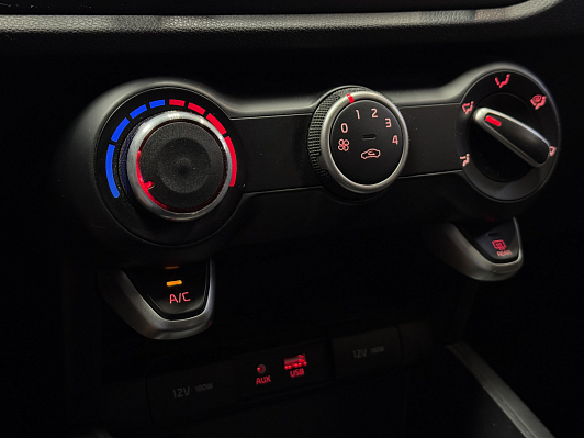 Kia Rio Comfort, 2019 года, пробег 125000 км