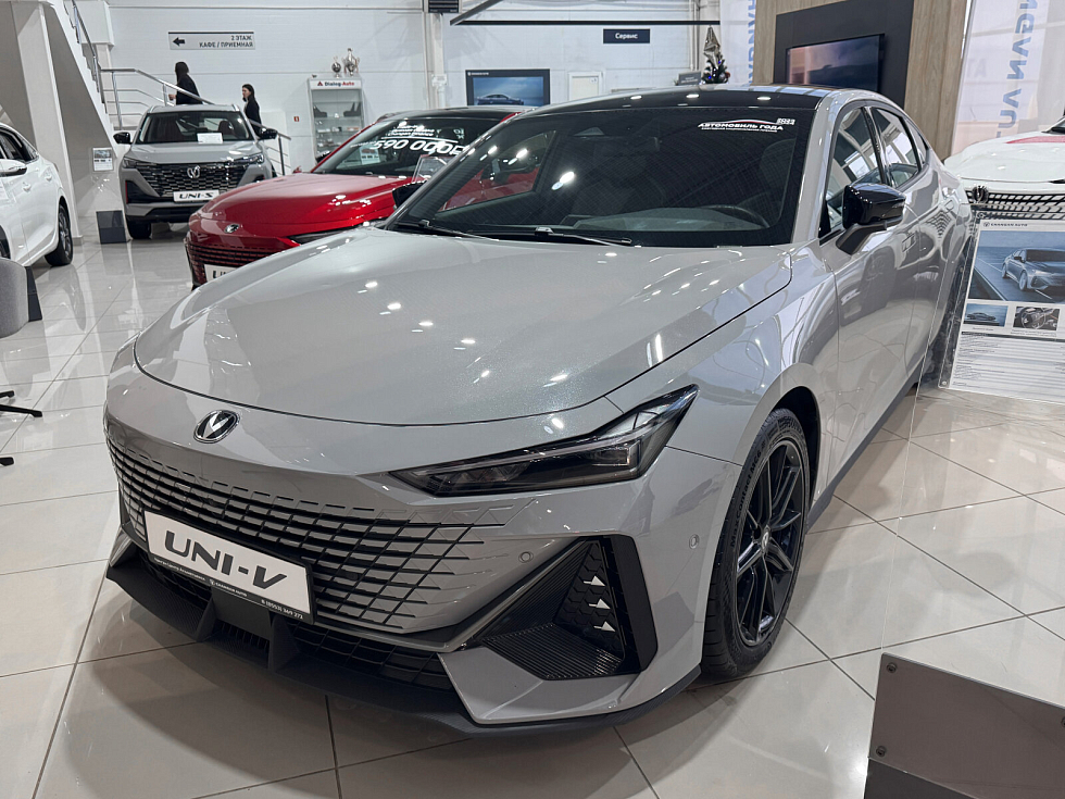 Changan UNI-V Стандарт, серебряный