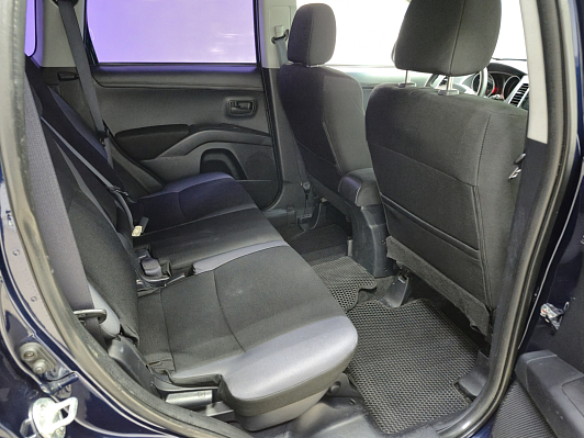 Mitsubishi Outlander Inform, 2011 года, пробег 189866 км