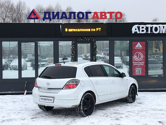 Opel Astra, 2011 года, пробег 231000 км