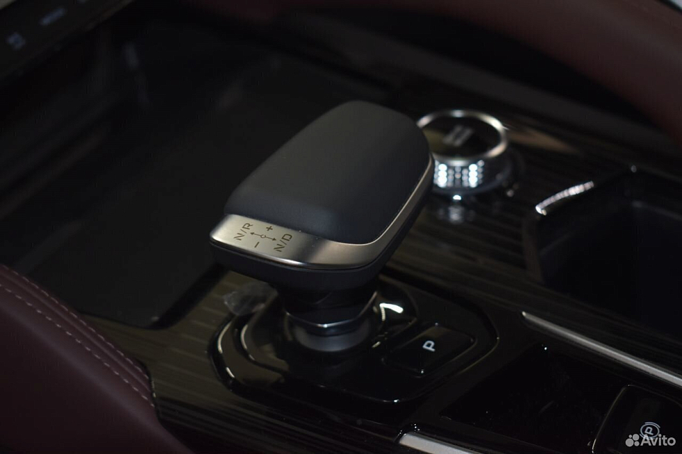 Geely Monjaro Flagship (2023-2025), серый