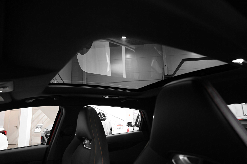 Changan UNI-V Стандарт, красный