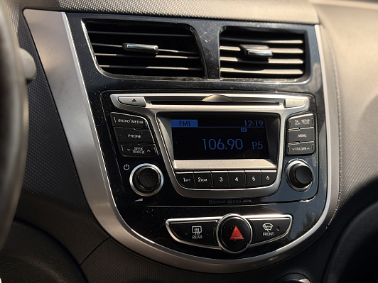 Hyundai Solaris, 2015 года, пробег 169843 км