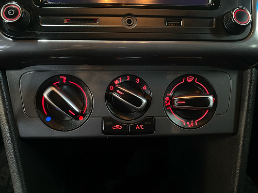 Volkswagen Polo Football Edition, 2018 года, пробег 105000 км