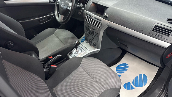 Opel Astra, 2012 года, пробег 191866 км