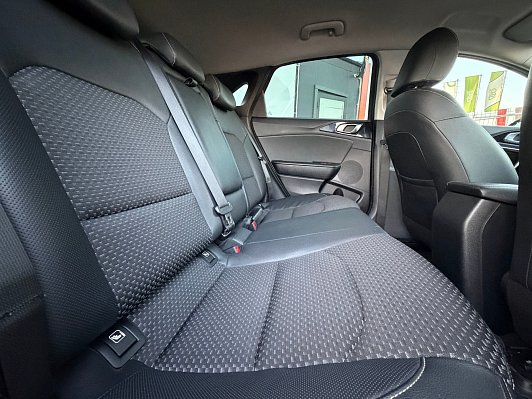 Kia Ceed Prestige, 2018 года, пробег 182000 км
