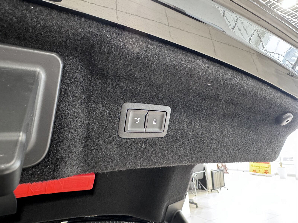 Hongqi H9 Deluxe Business, черный