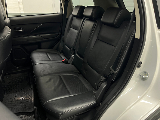 Mitsubishi Outlander Ultimate, 2015 года, пробег 159511 км