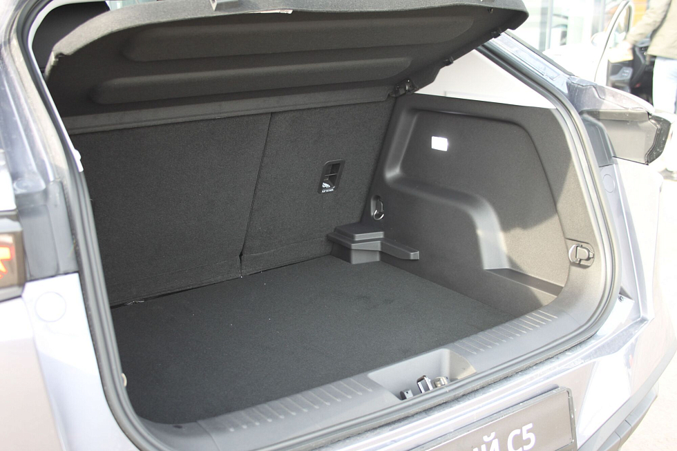 Omoda C5 , серый