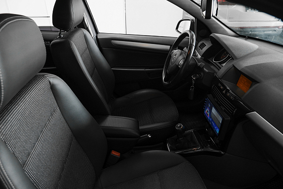 Opel Astra Cosmo, 2014 года, пробег 144000 км