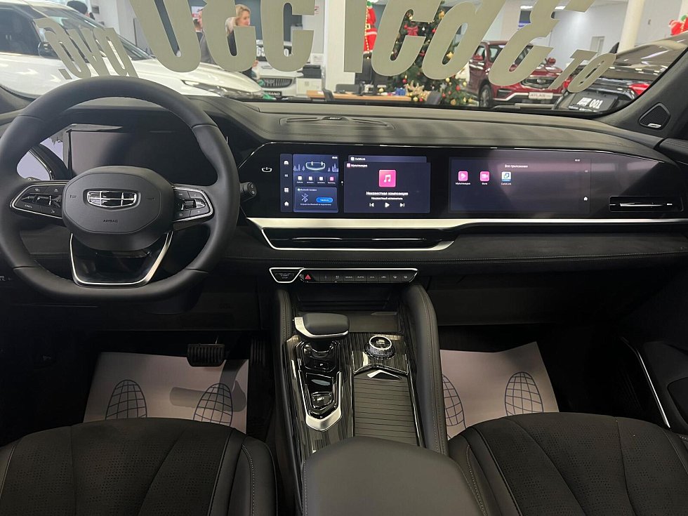 Geely Monjaro Флагман, черный