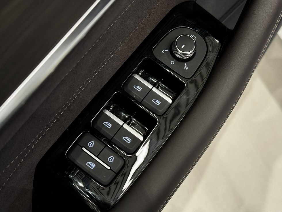 Geely Monjaro Full Moon (Xingyue L), белый