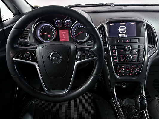 Opel Astra, 2012 года, пробег 233508 км