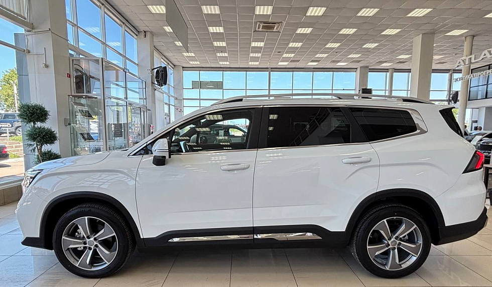 Geely Okavango Флагман, белый