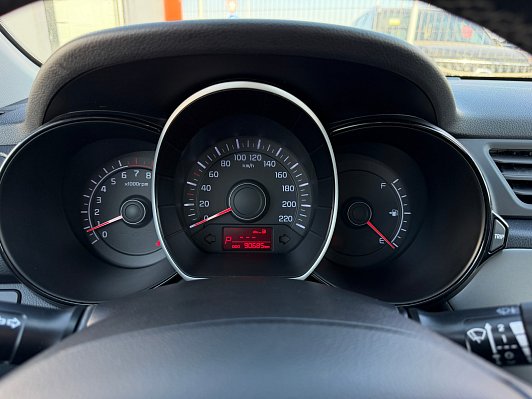 Kia Rio, 2015 года, пробег 90535 км