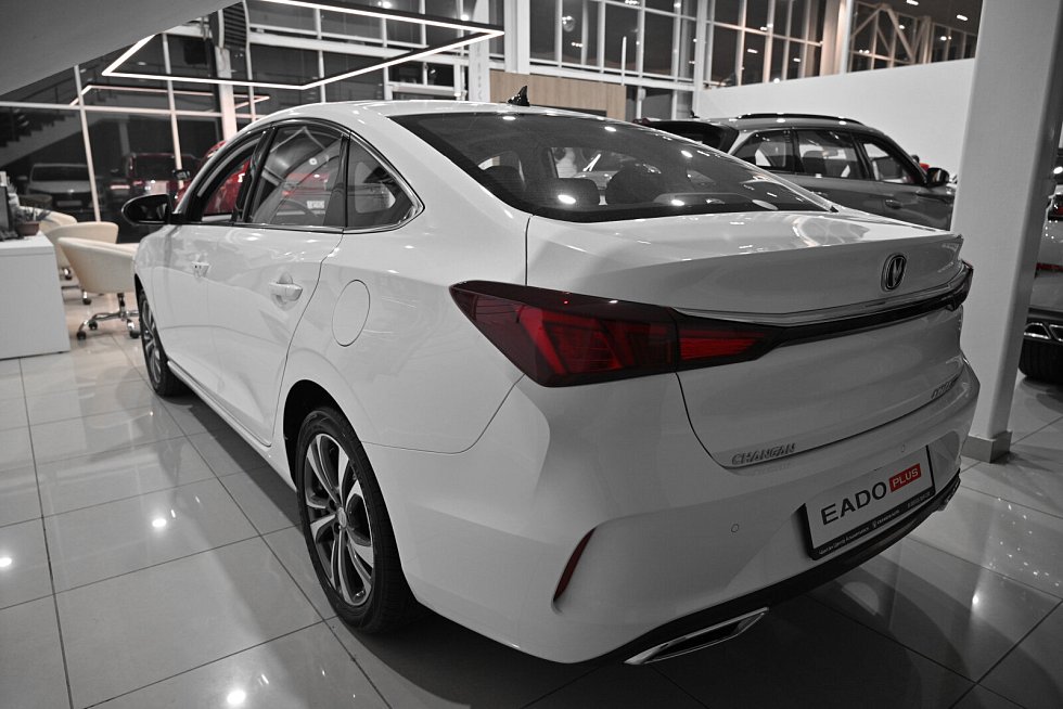 Changan Eado Plus Техно, белый