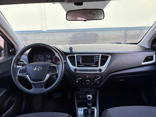 Hyundai Solaris Специальная Серия "10 лет", 2021 года, пробег 256949 км