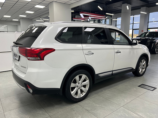 Mitsubishi Outlander Ultimate, 2015 года, пробег 159511 км