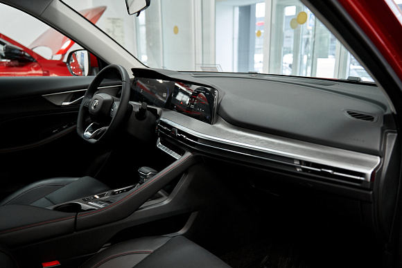 Changan CS35 Plus Tech, красный