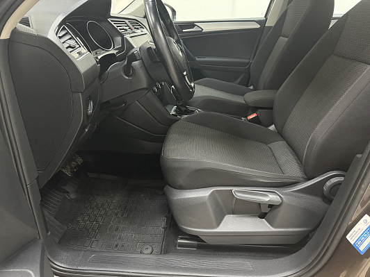 Volkswagen Tiguan CONNECT, 2019 года, пробег 74309 км