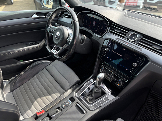Volkswagen Passat, 2019 года, пробег 241690 км