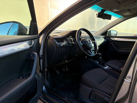 Skoda Octavia Ambition, 2016 года, пробег 201000 км