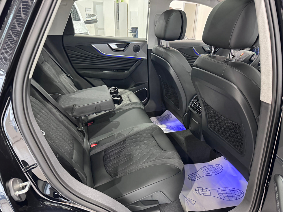 Hongqi HS5 Делюкс (Deluxe), черный