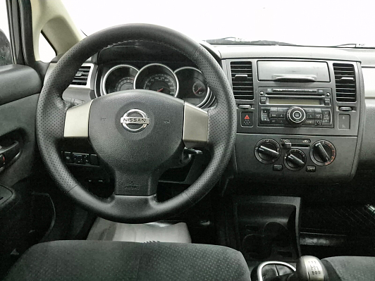 Nissan Tiida, 2010 года, пробег 226257 км
