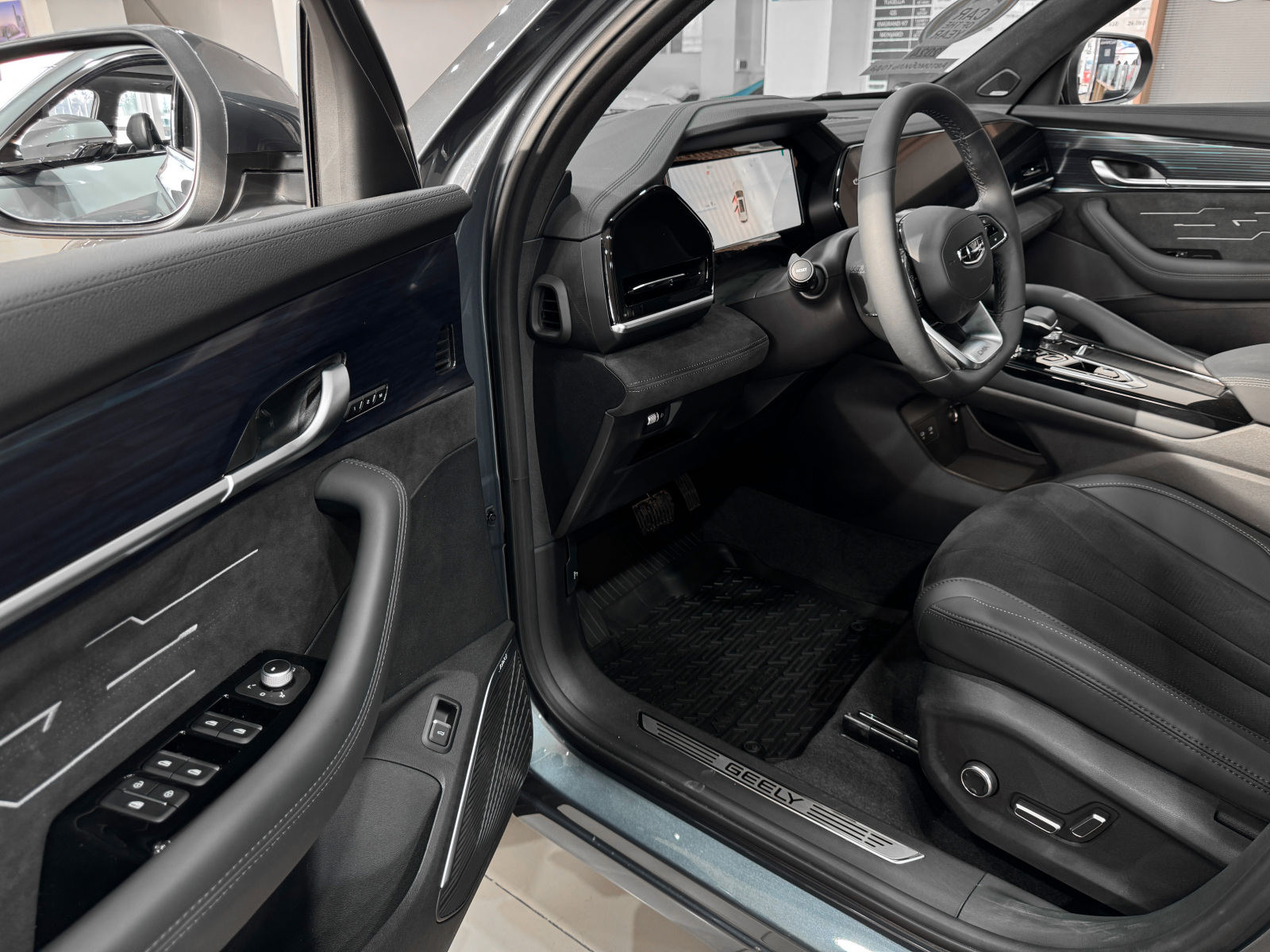 Geely Monjaro Люкс (2023-2025), серый