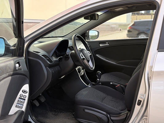 Hyundai Solaris, 2015 года, пробег 249751 км