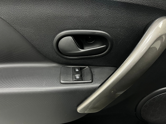 Renault Logan Stepway Life, 2020 года, пробег 91613 км