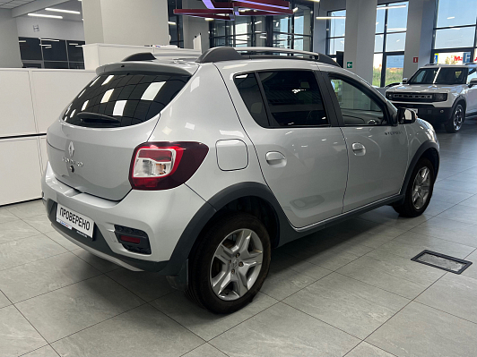 Renault Sandero Stepway Life, 2021 года, пробег 68417 км