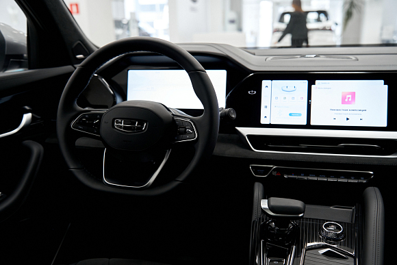 Geely Monjaro Exclusive, серый