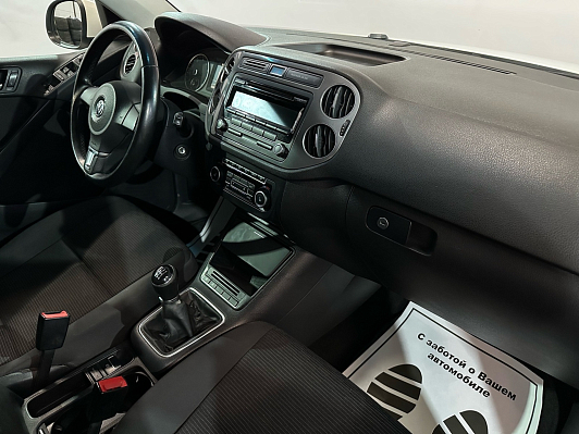 Volkswagen Tiguan Trend&Fun, 2013 года, пробег 302000 км