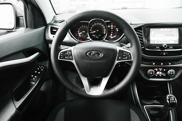 Lada (ВАЗ) Vesta Luxe Multimedia (2019-2021), 2018 года, пробег 144454 км