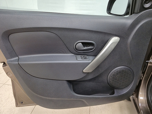 Renault Logan Life, 2019 года, пробег 106424 км
