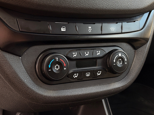 Lada (ВАЗ) Vesta Comfort Winter, 2019 года, пробег 144485 км